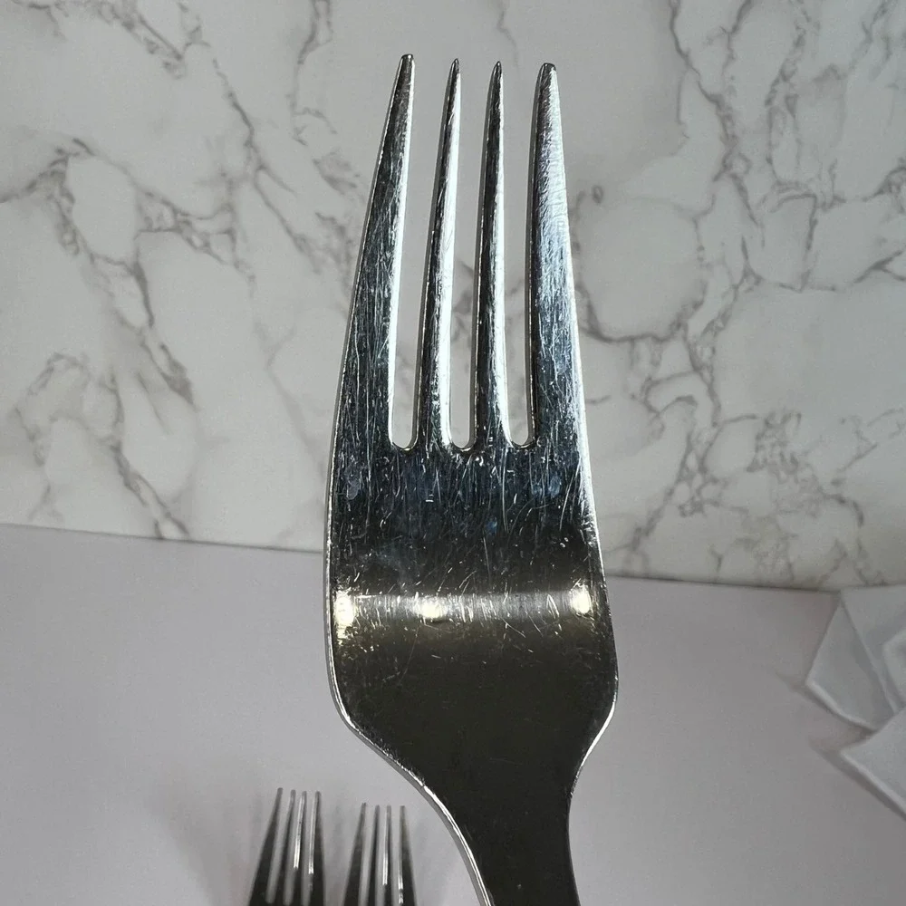 Set of 3 Oneida Apollo 18/10 Pierced Circles Glossy‎ Dinner Forks Silverware